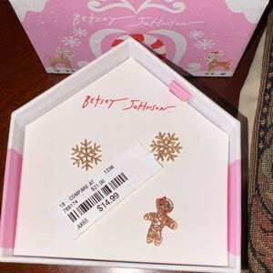 ❄️🆕❄️ Betsey Johnson Gold Snowflake  and Gingerbread Man Earrings